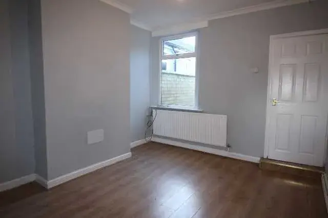 2 bed terraced house to rent