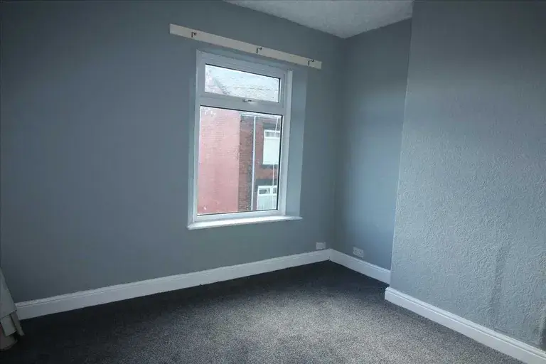 2 bed terraced house to rent