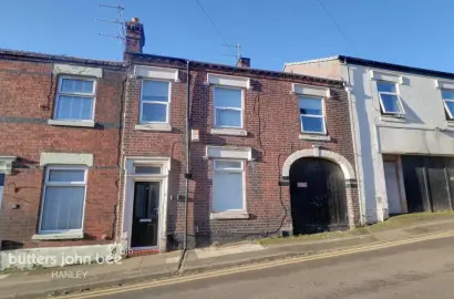 1 DOUBLE ROOM, SHARED ACCOMODATION.
