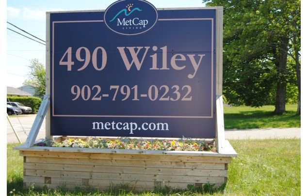 1 bedroom apartment of 570 sq. ft in Windsor