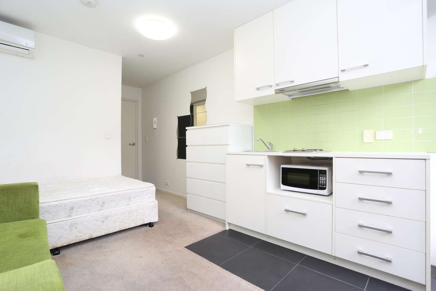 Studio for rent in Melbourne