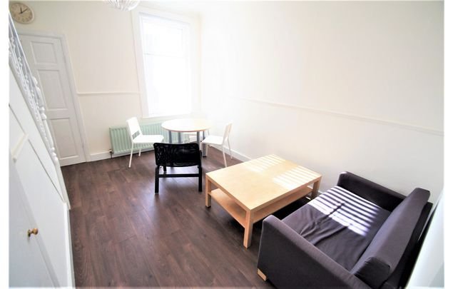 Rent 2 bedroom house in Humber Avenue