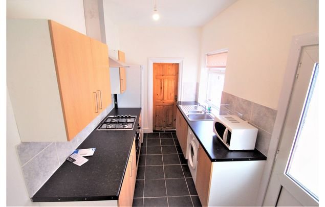 Rent 2 bedroom house in Humber Avenue