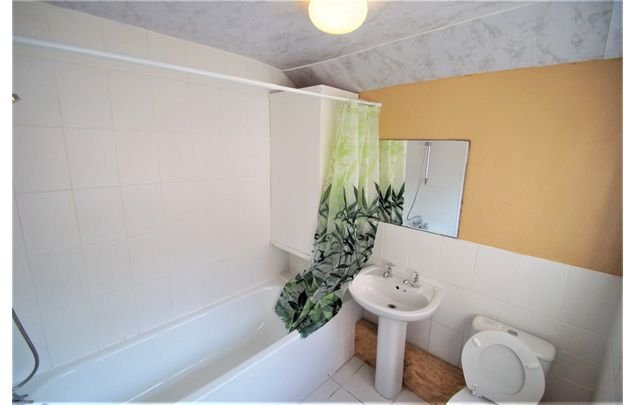 Rent 2 bedroom house in Humber Avenue