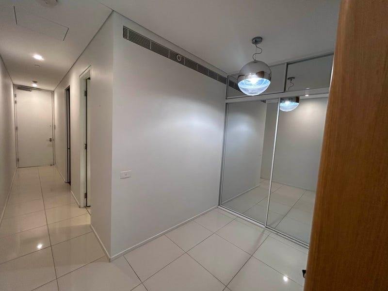 Stylish 1 Bedroom Apartment with Parking in the Heart of Sydney CBD