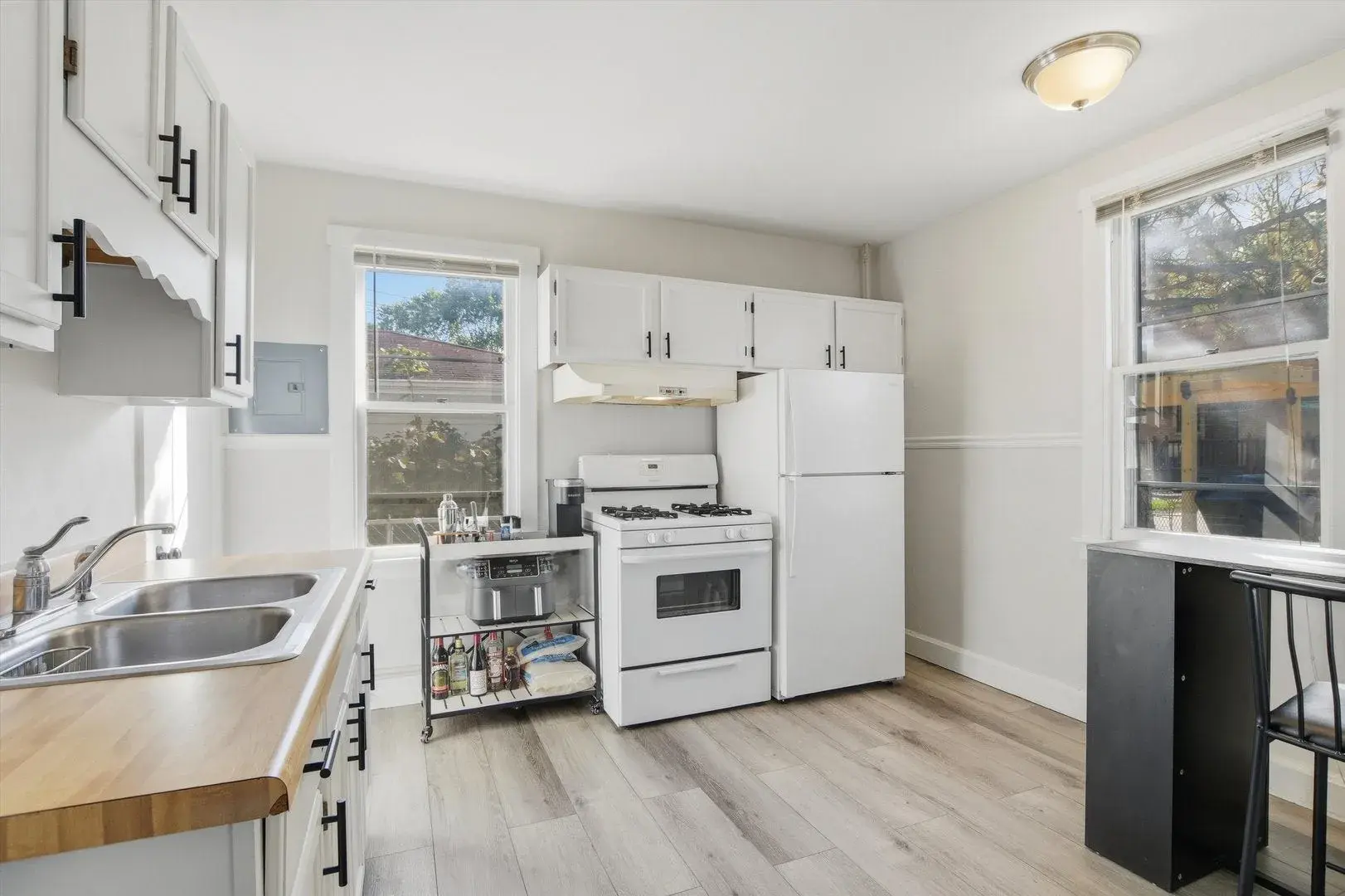 1 Bedroom for Rent in FChicago