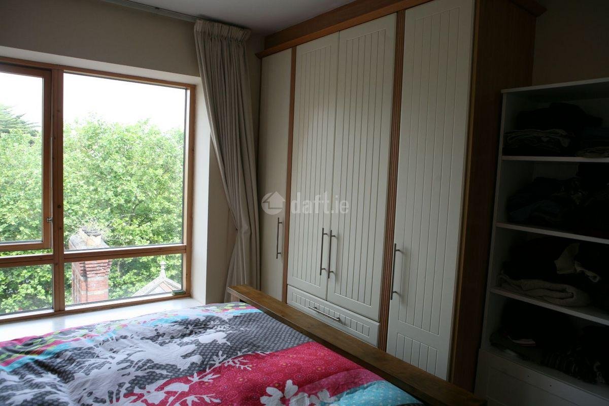 One bedroom apartment on the 5th floor of the exclusive Symphony House