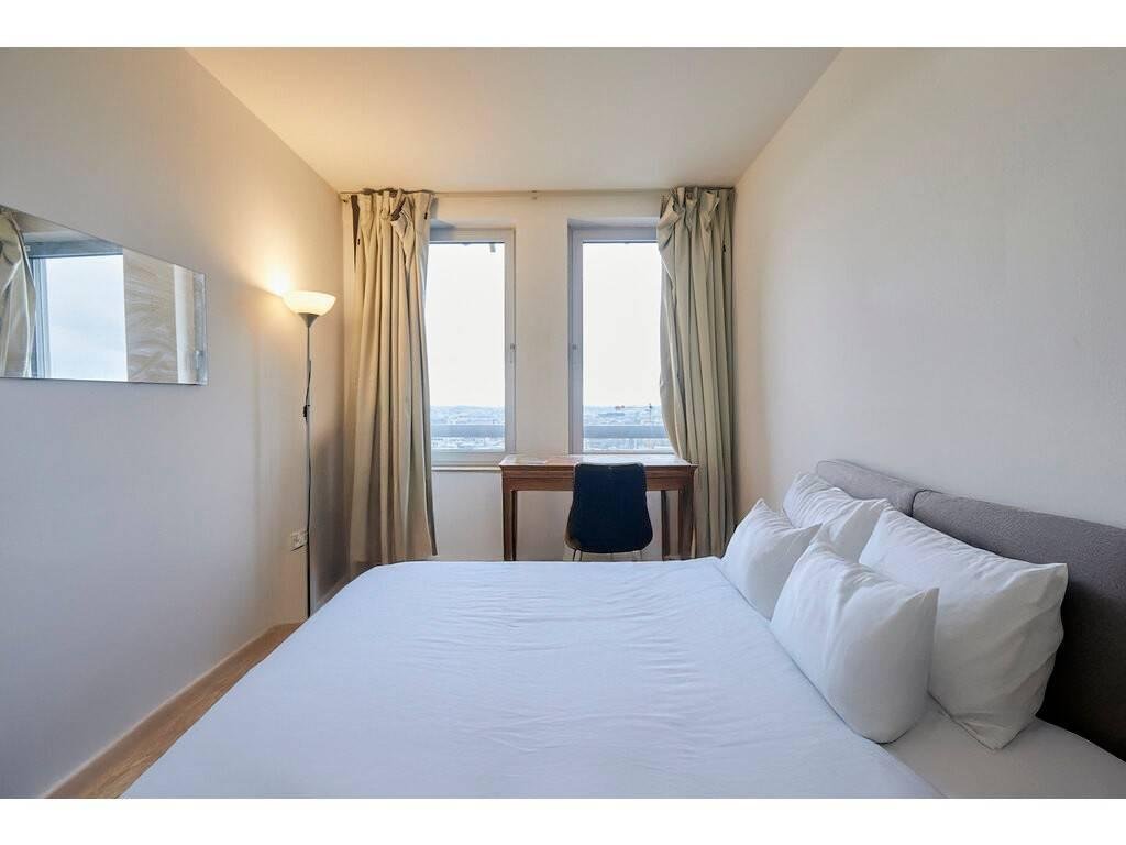 Shared roo in 2-room flat 25B,Boulevard Royal, Ville Haute, Luxembourg