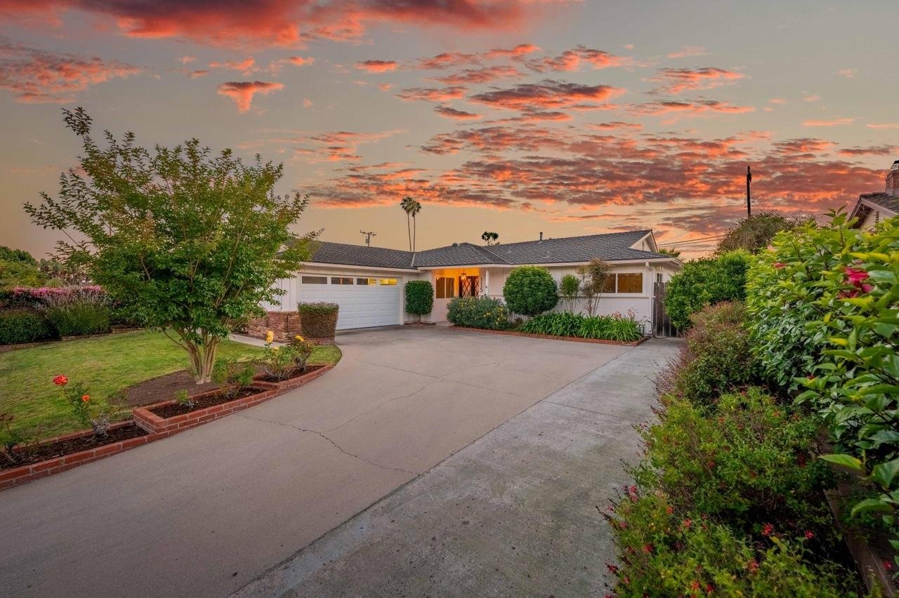 4-bed, 2-bath Mid-Century Ranch-style home For Sale in Santa Barbara